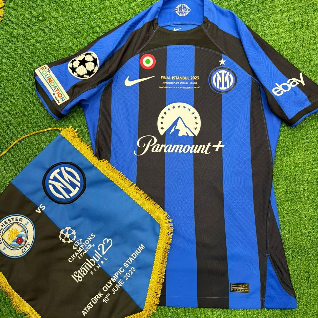 Maglia gara Barella Inter vs Manchester City Finale Champions League Gagliardetto partita