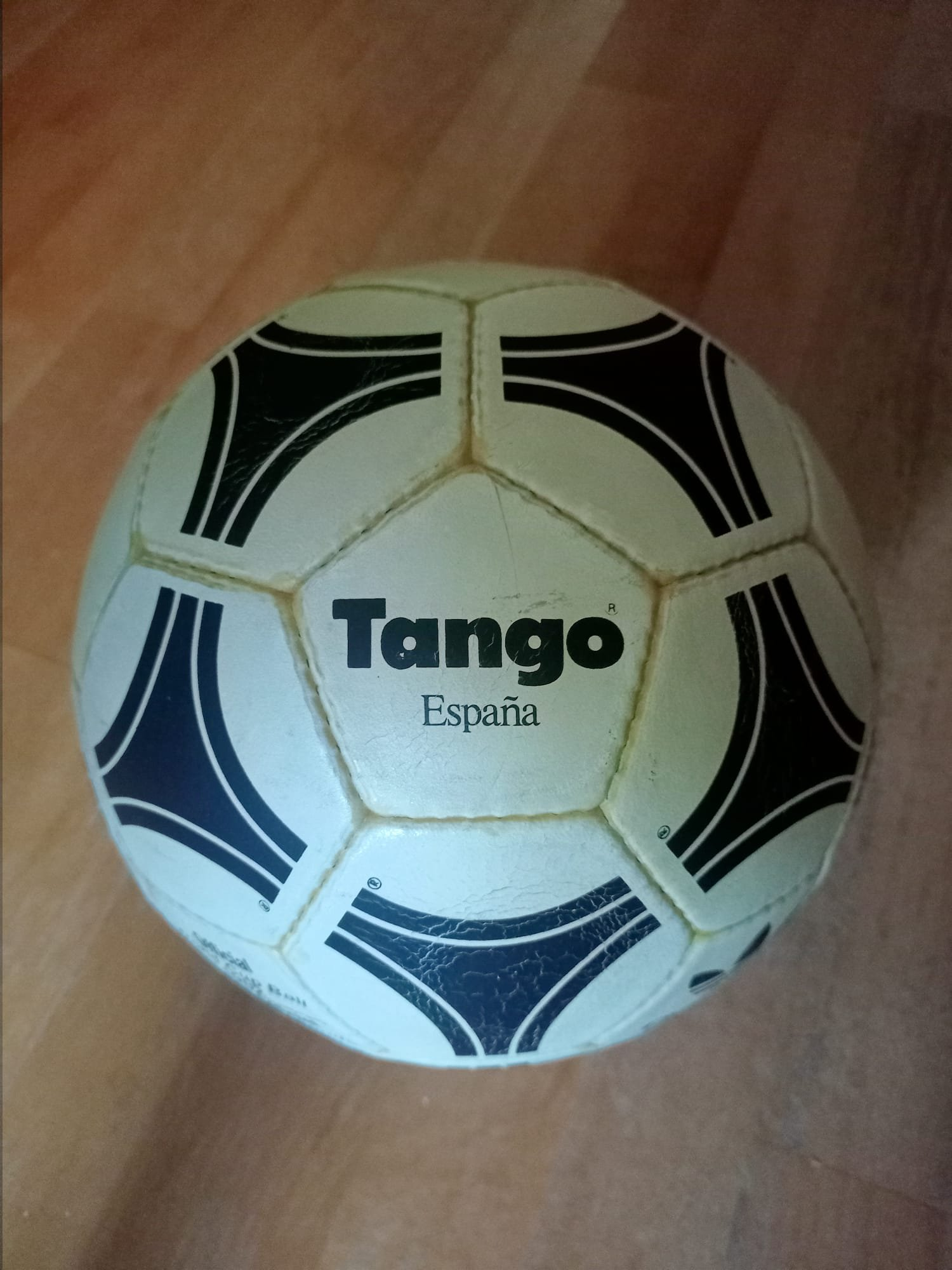ADIDAS OFFICIAL MATCH BALL FIFA WORLD CUP 1982 TANGO ESPAÑA