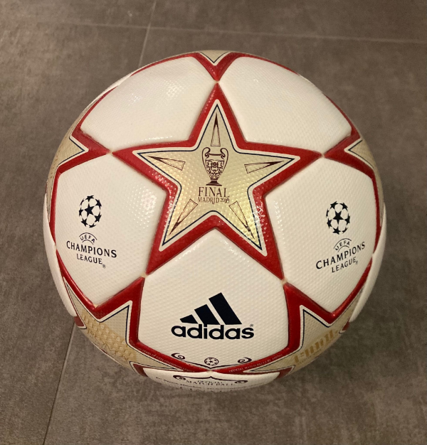 Match ball UCL Final Bayern vs Inter