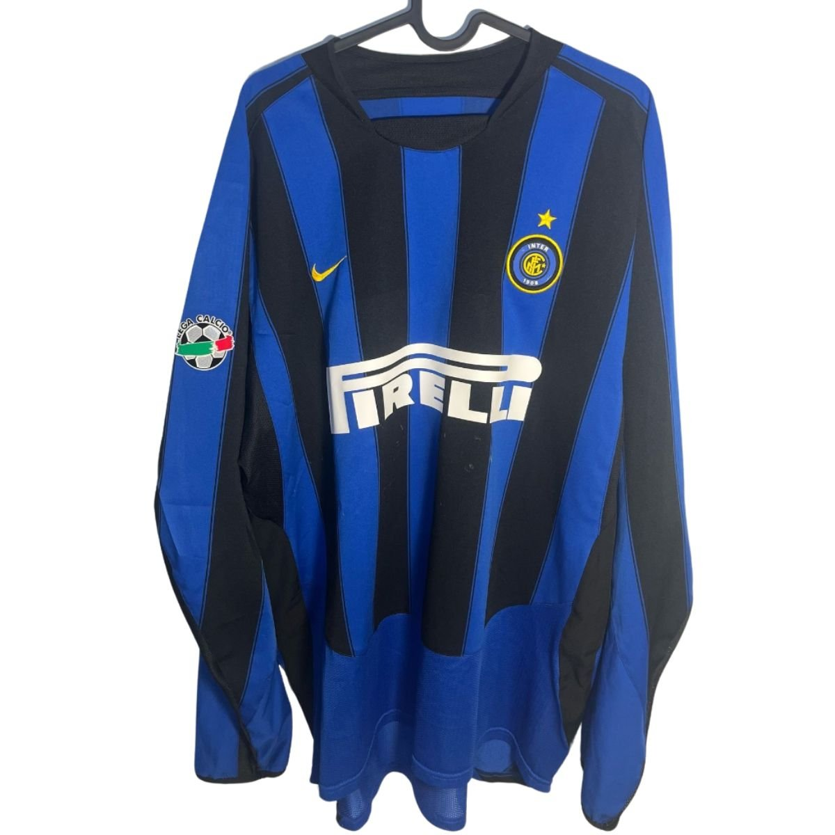 Vieri Inter match shirt - Signed with photo proof