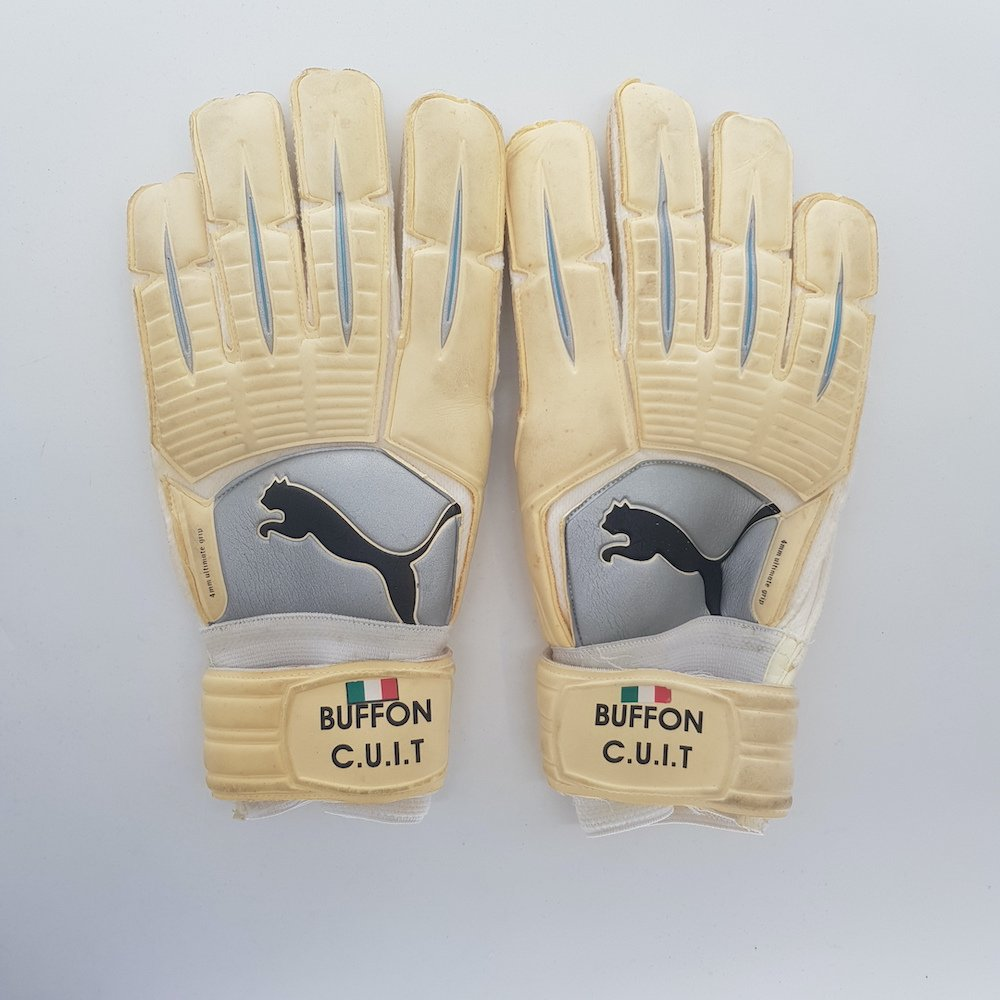 Buffon Juventus match worn gloves