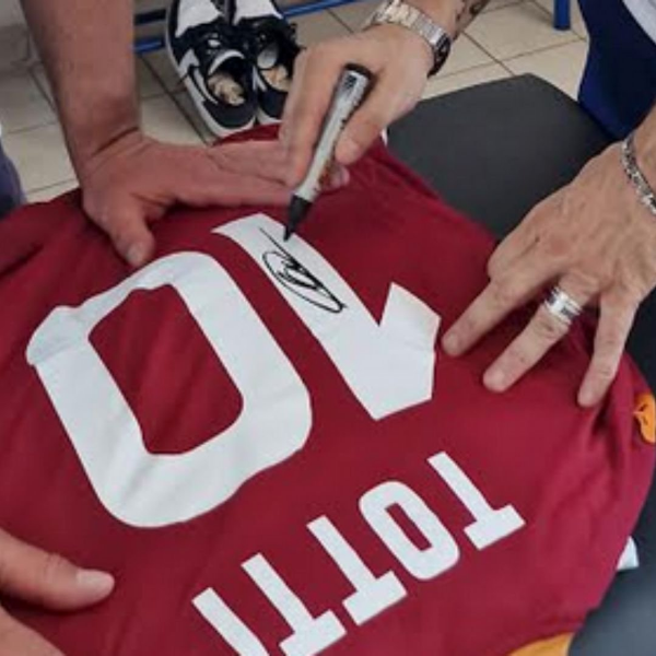 Maglia store Totti Roma – Autografata con foto prova #finsubito richiedi mutuo fino 100%