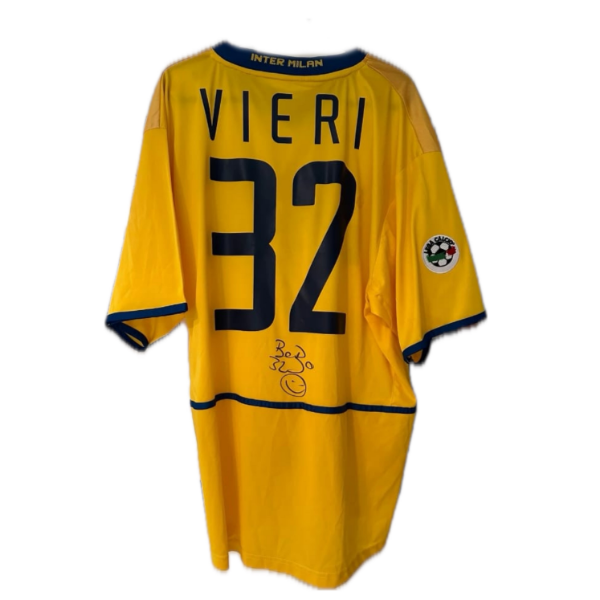 Vieri Inter vintage shirt - Signed with photographic proof Vieri Inter vintage shirt - Signed with photographic proof