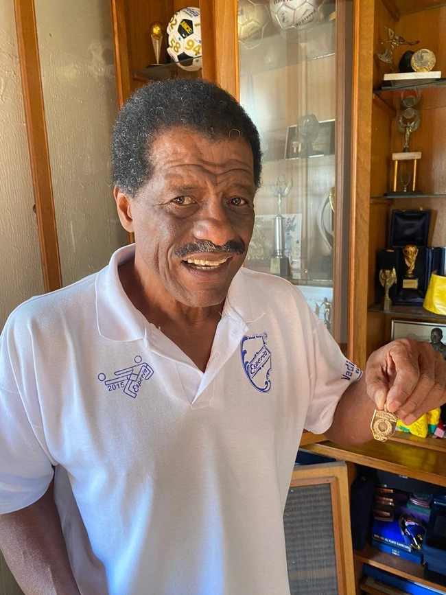 cover image of the auction item