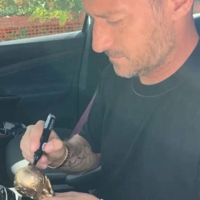 cover image of the auction item