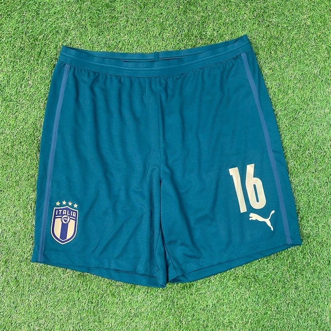 cover image of the auction item