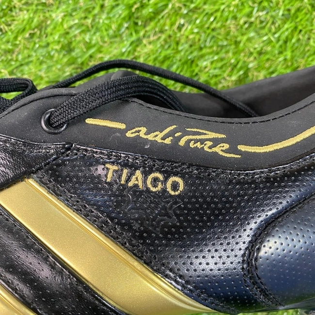 cover image of the auction item