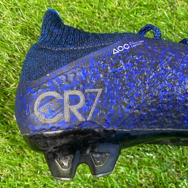 cover image of the auction item