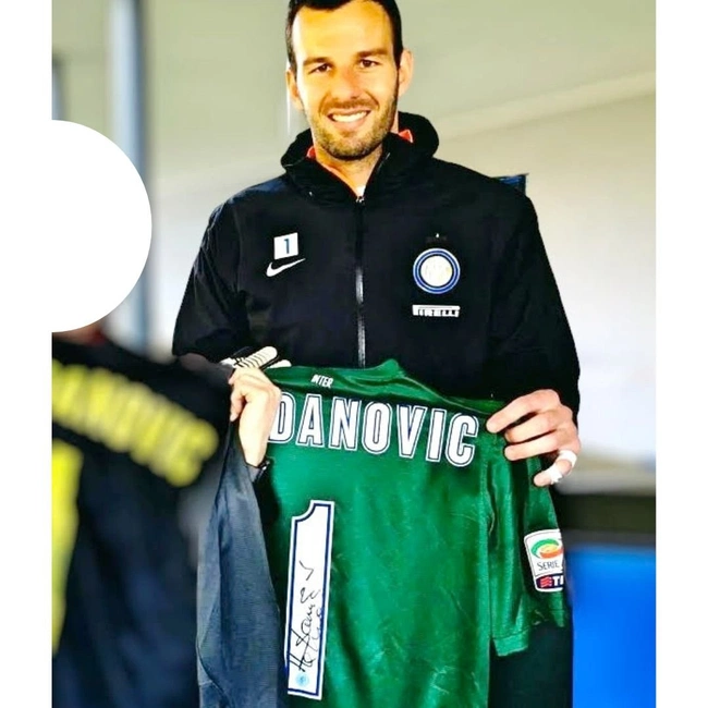 cover image of the auction item