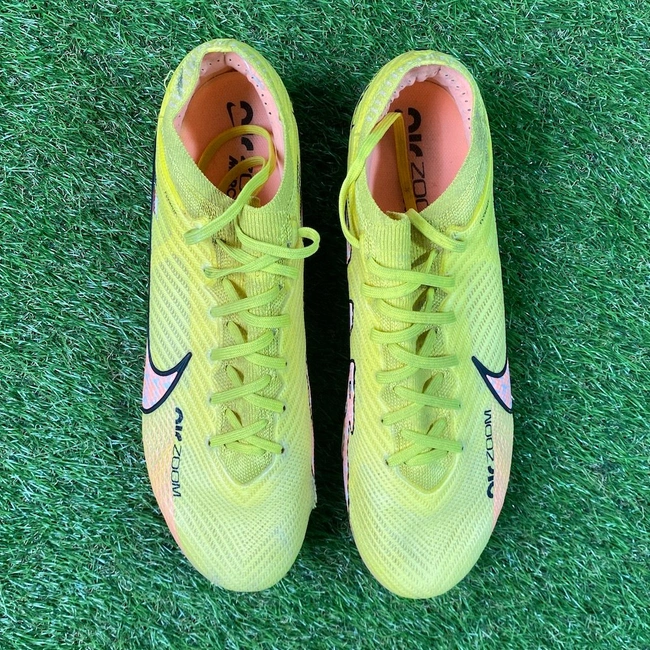 cover image of the auction item