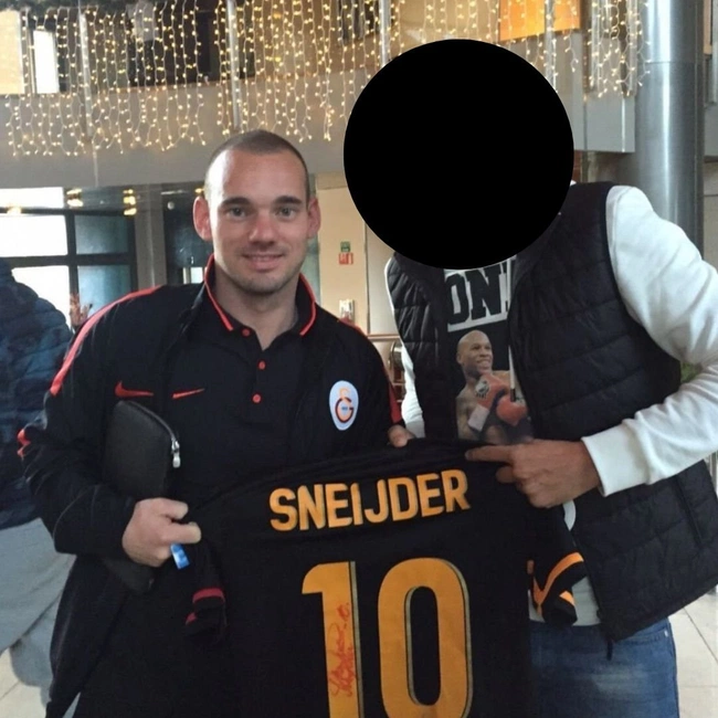 cover image of the auction item