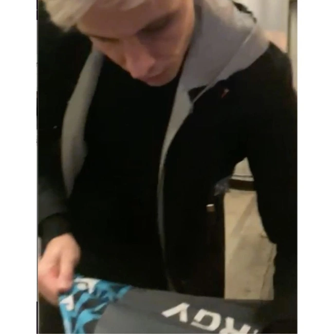 cover image of the auction item