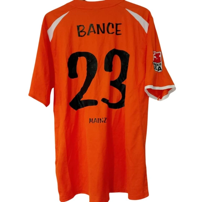 cover image of the auction item