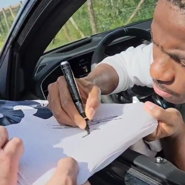 cover image of the auction item