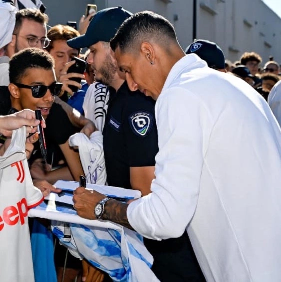 cover image of the auction item