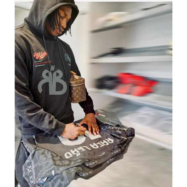 cover image of the auction item