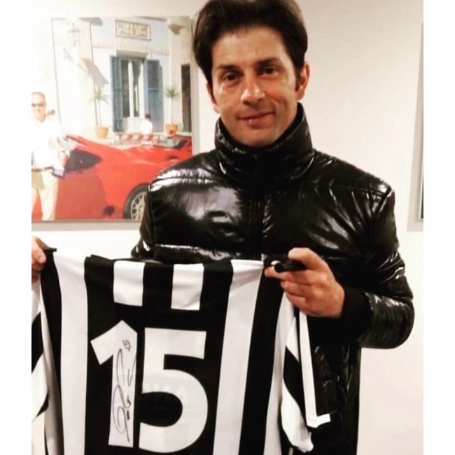 cover image of the auction item