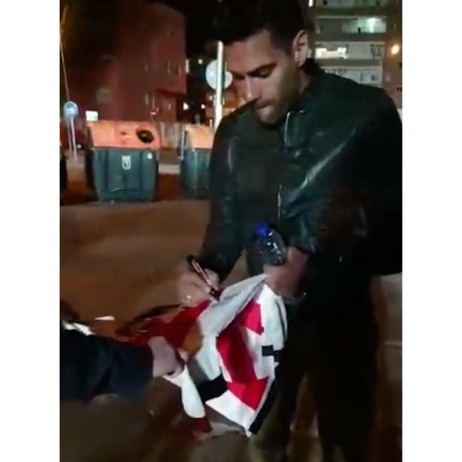 cover image of the auction item