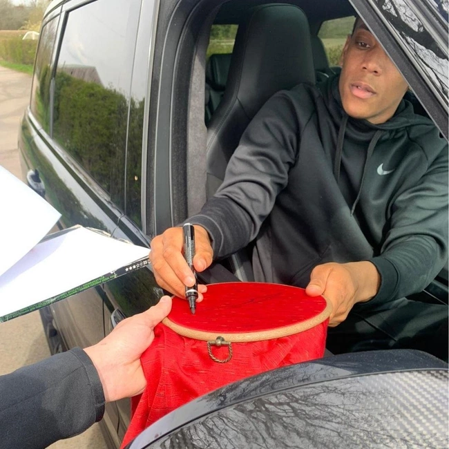 cover image of the auction item