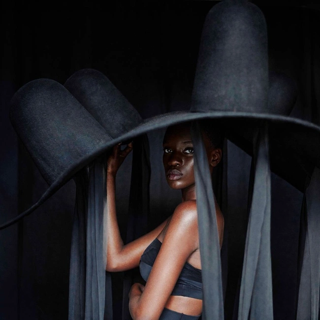 cover image of the auction item