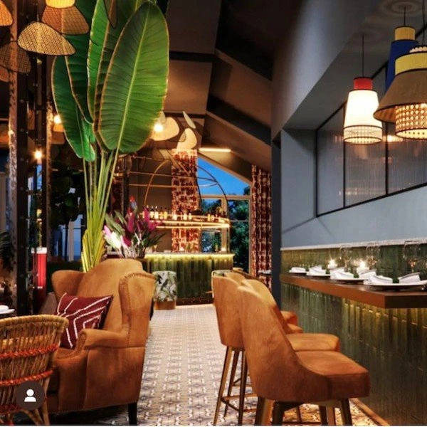 cover image of the auction item