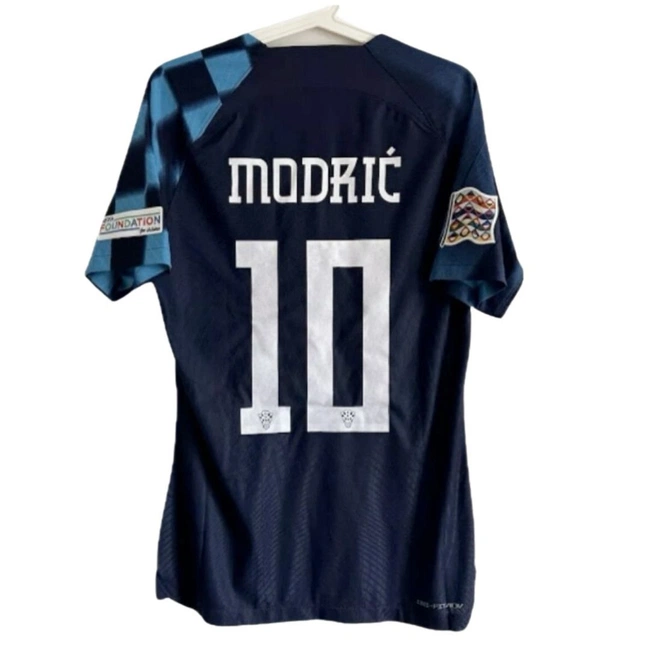 cover image of the auction item