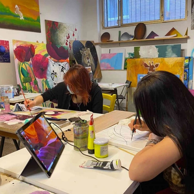 cover image of the auction item