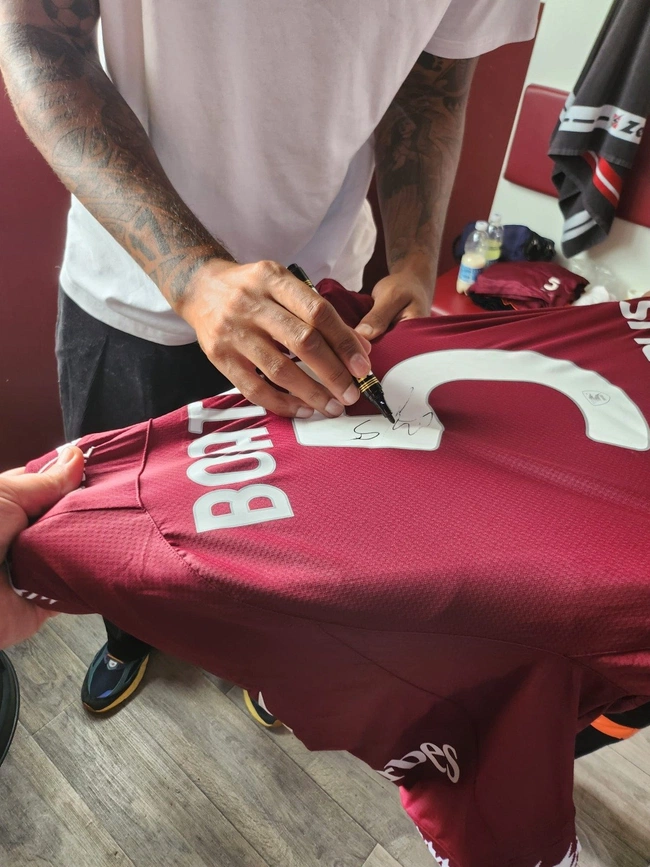 cover image of the auction item