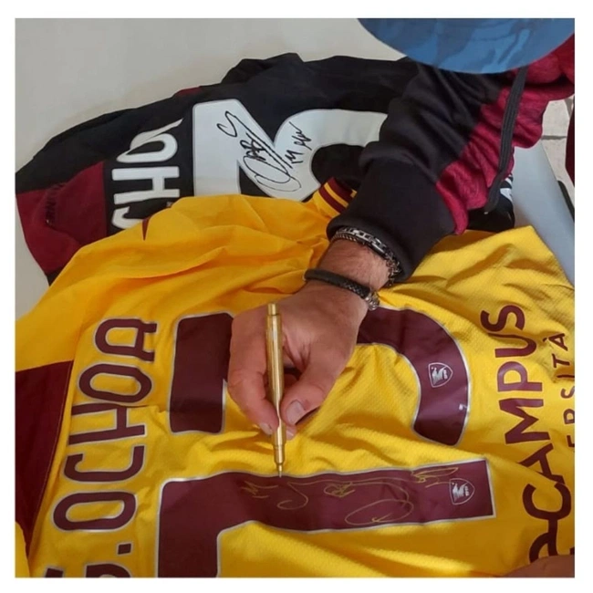 cover image of the auction item