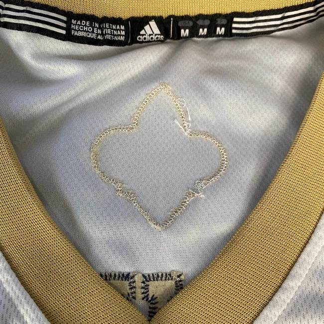 cover image of the auction item