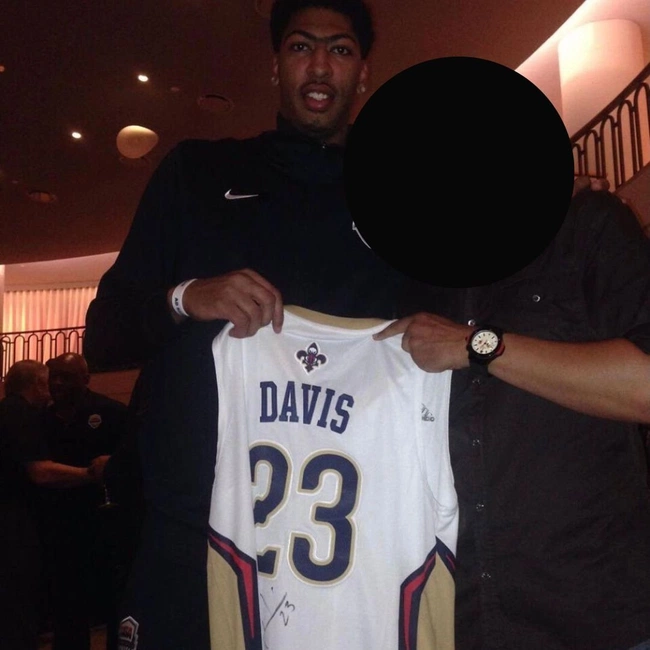 cover image of the auction item