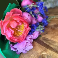 cover image of the auction item