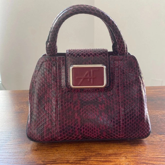 cover image of the auction item