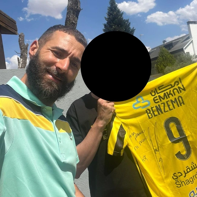 cover image of the auction item