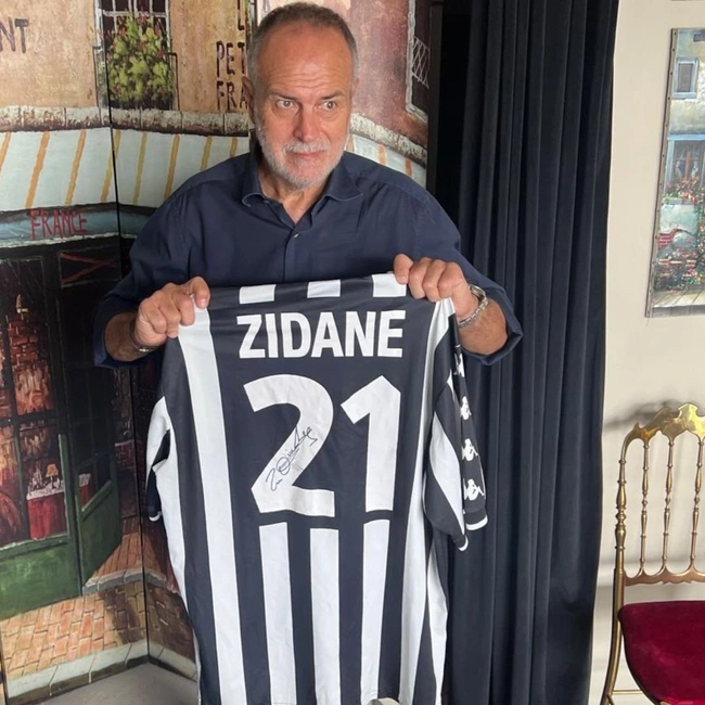 cover image of the auction item