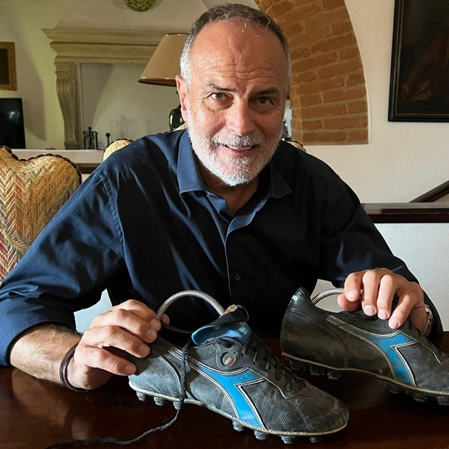 cover image of the auction item