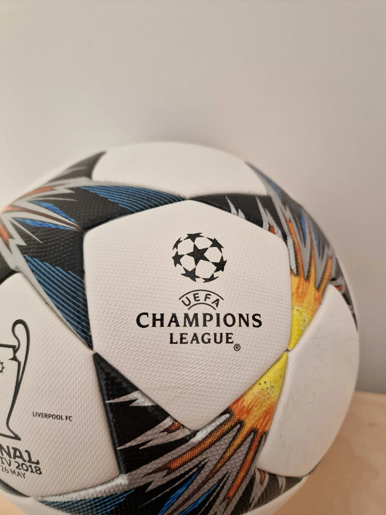 Official Match Ball Adidas Champions League Ball 2018 BalÃ³n