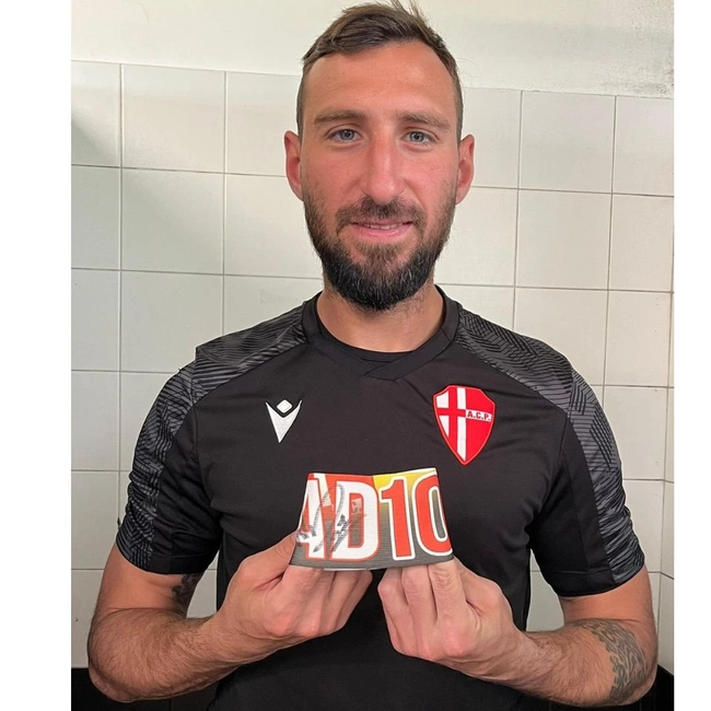 cover image of the auction item