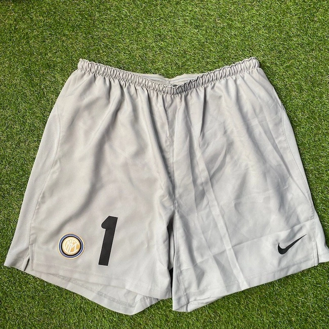 cover image of the auction item