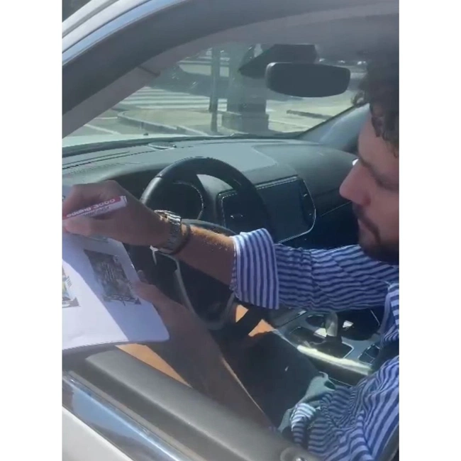 cover image of the auction item