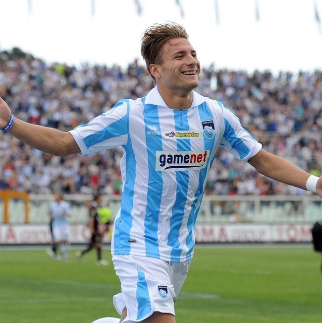 cover image of the auction item