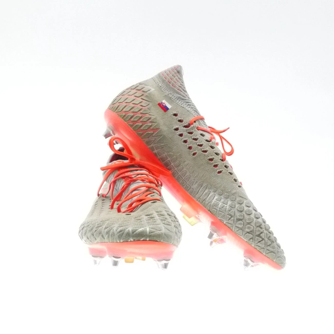 cover image of the auction item