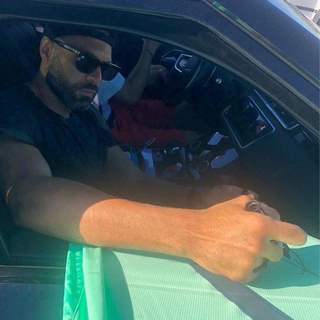 cover image of the auction item