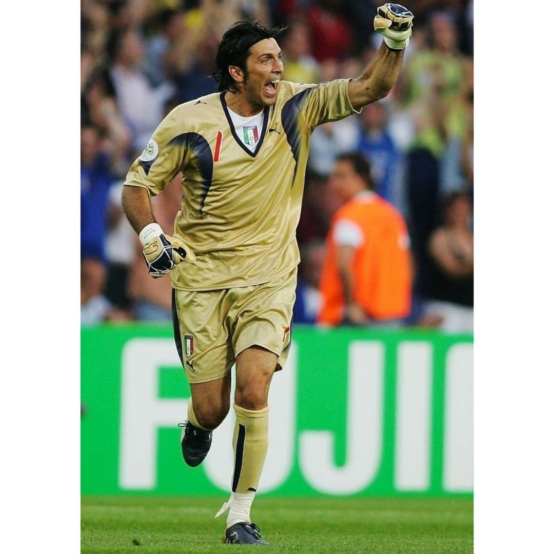 Buffon Italy national team match worn boots 2006 World Cup - Unwashed