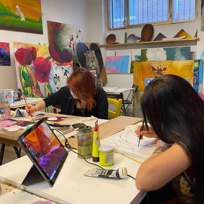 cover image of the auction item