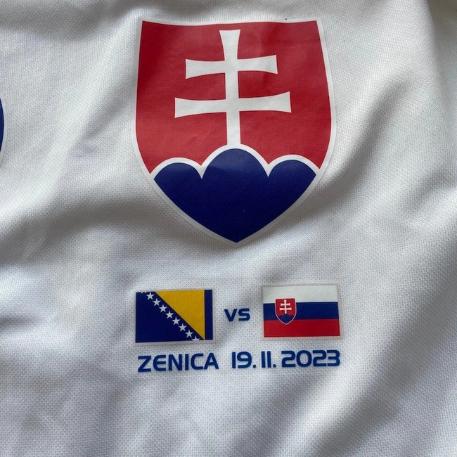 cover image of the auction item