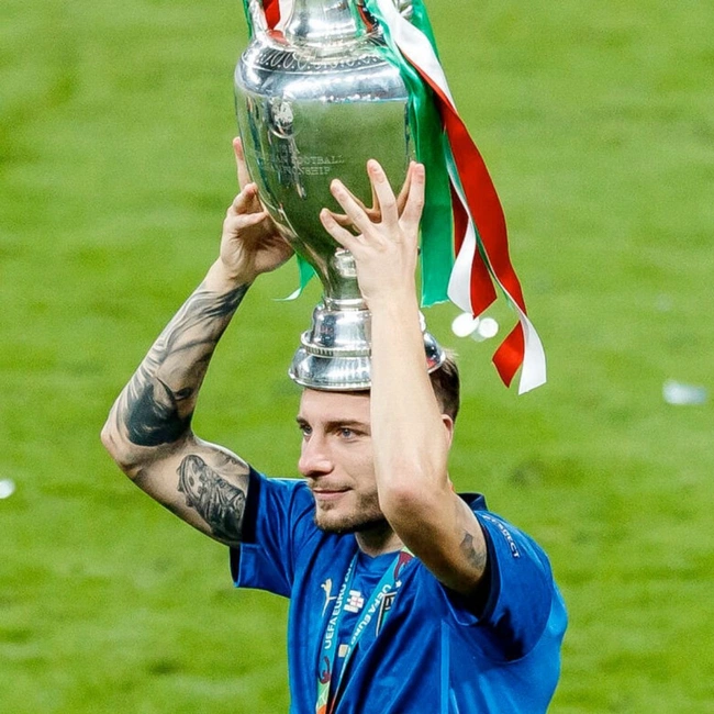 cover image of the auction item