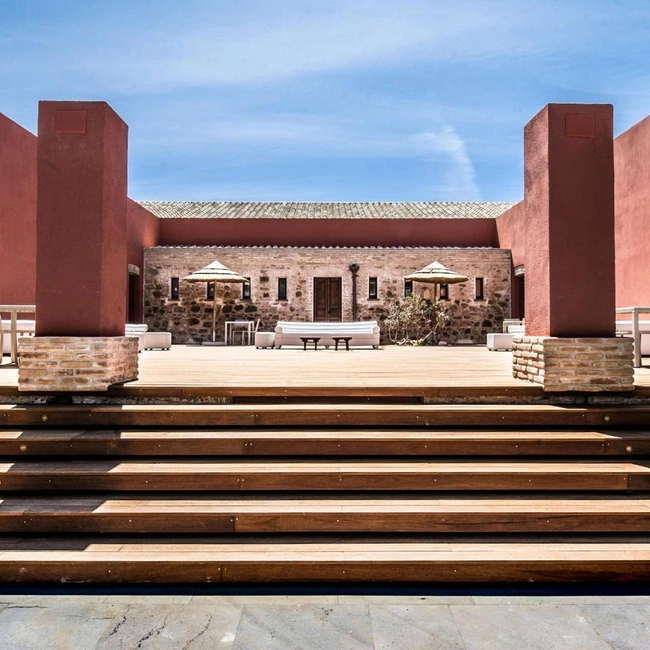 cover image of the auction item