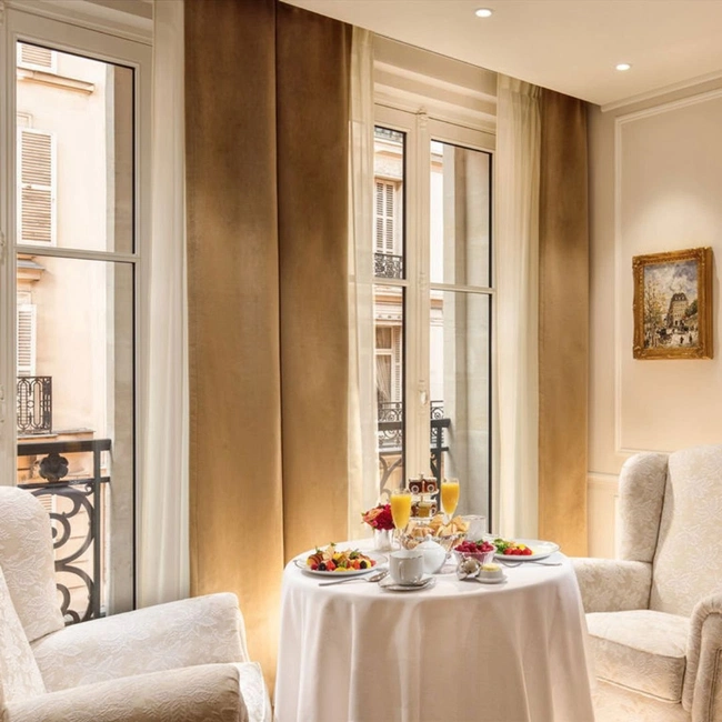 cover image of the auction item