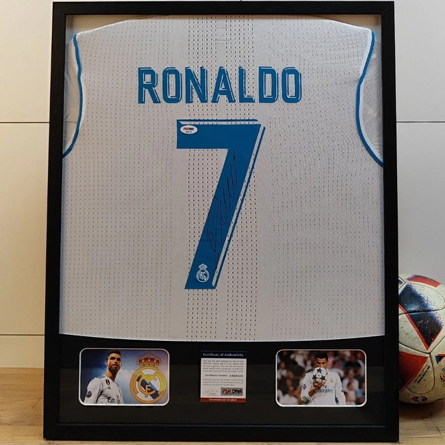 cover image of the auction item